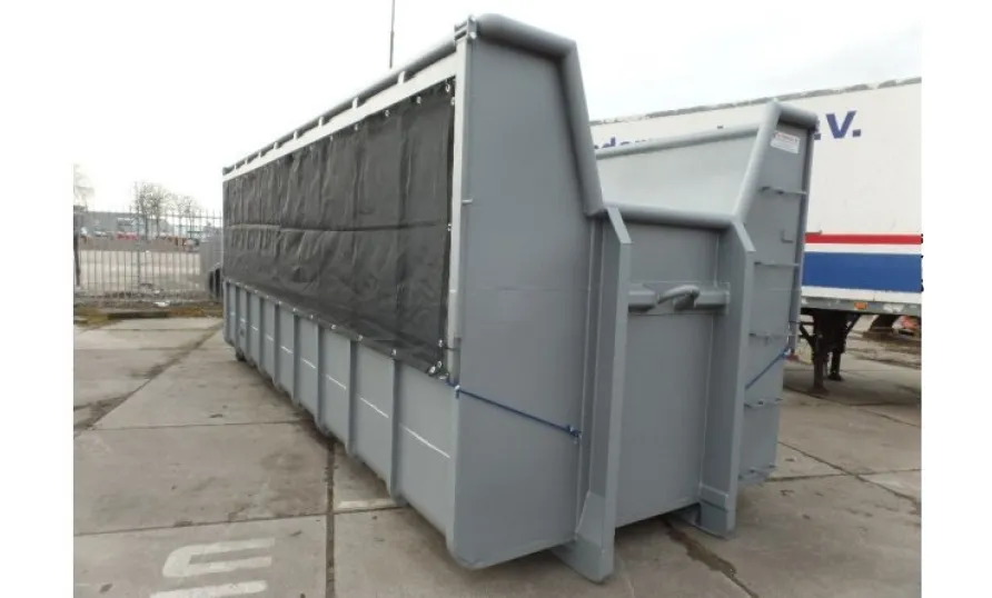 container open met klapnetten en opening voor de kraan